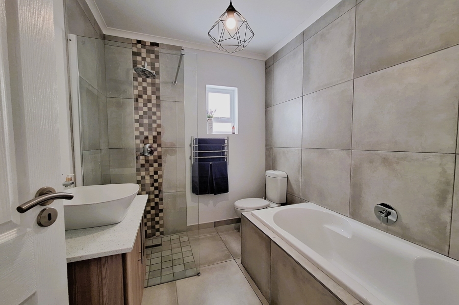 3 Bedroom Property for Sale in Lampiesbaai Western Cape